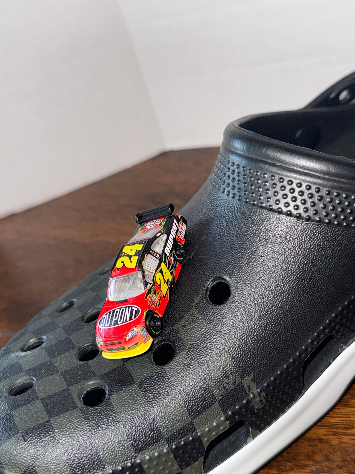 Nascar Croc Charm - Jeff Gordon #24 Dupont (COT) (1:87)