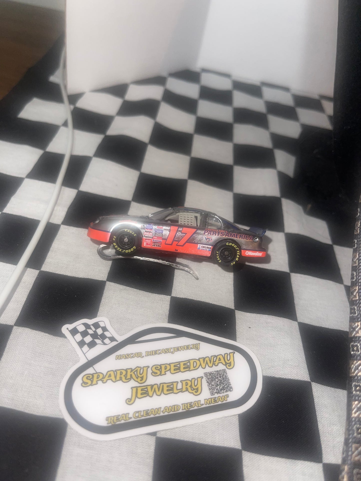 Nascar Tie Clip - Darrel Waltrip #17 Parts America (Chrome)