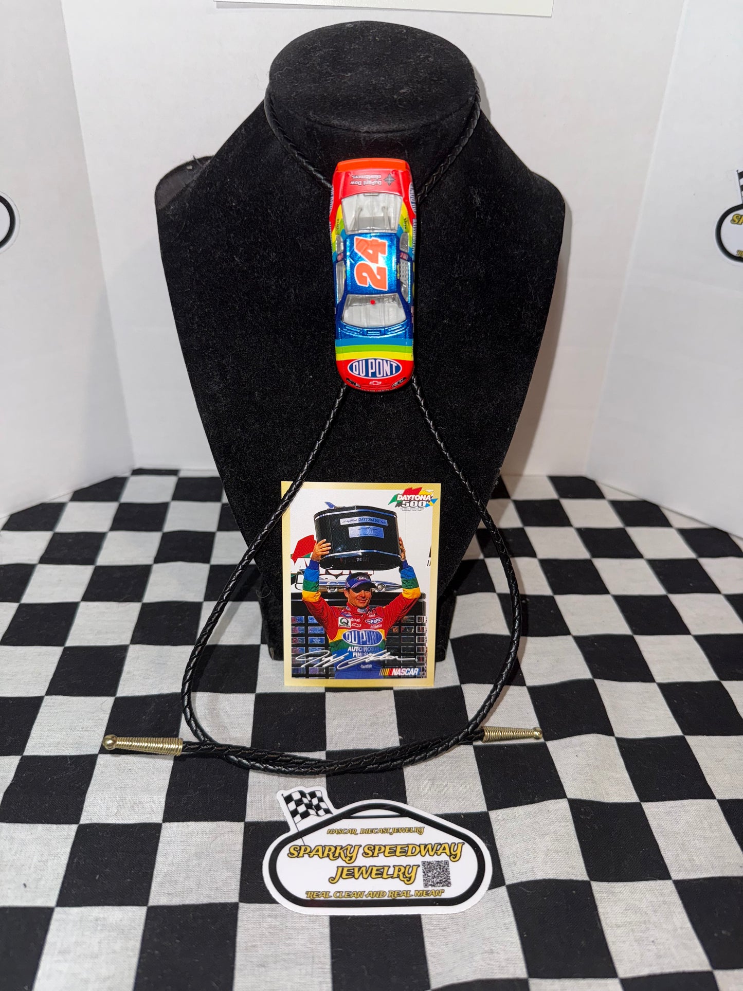 Nascar Bolo Tie - Jeff Gordon #24 Dupont (1999 Daytona 500 Win)