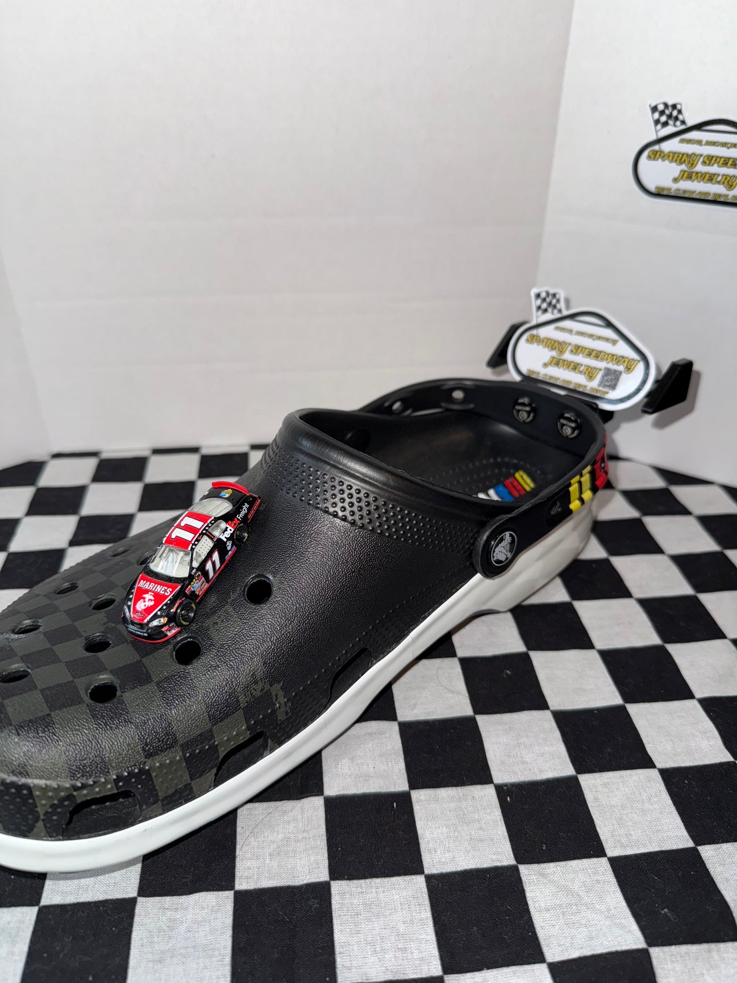 Nascar Croc Charm - Denny Hamlin #11 Fedex Freight (Marines) (1:87)