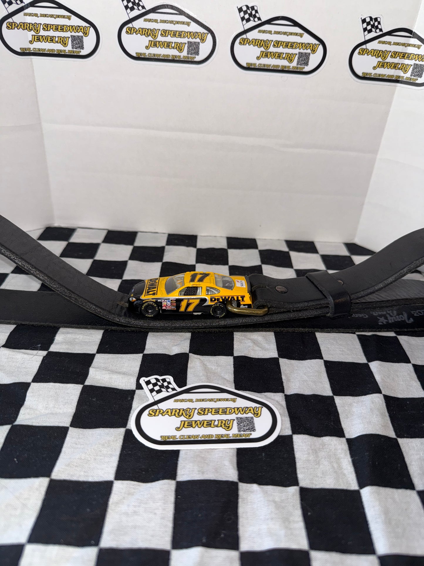 Nascar Belt Buckle - Matt Kenseth #17 Dewalt