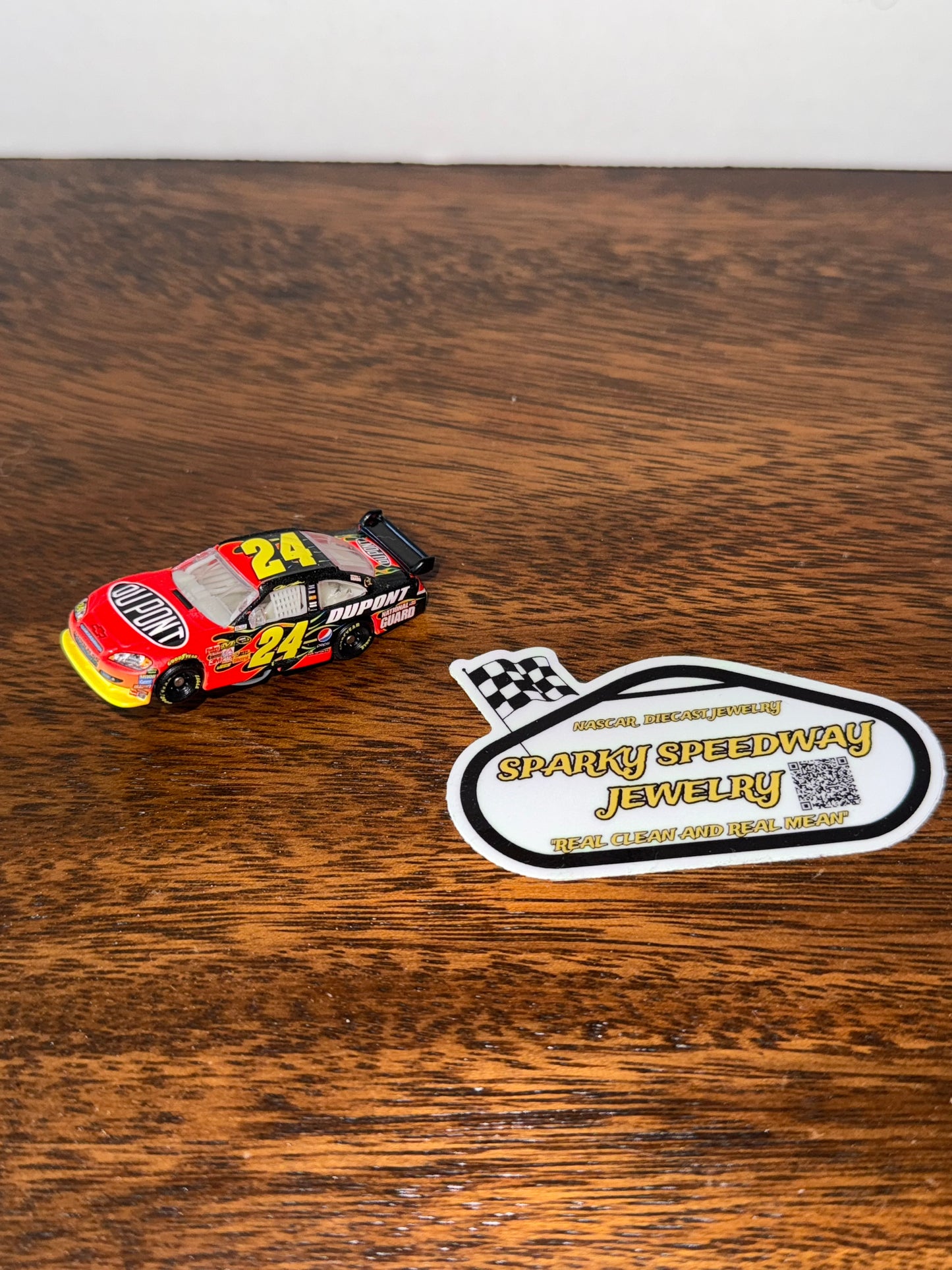 Nascar Croc Charm - Jeff Gordon #24 Dupont (COT) (1:87)