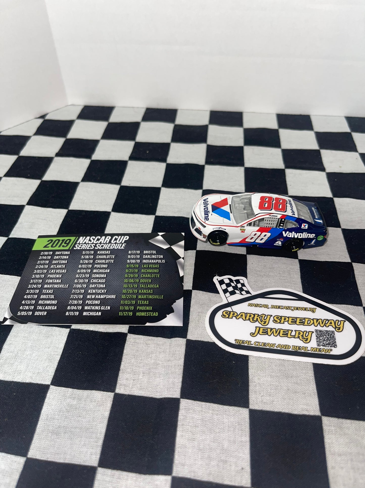 Nascar Croc Charm - Alex Bowman #88 Valvoline (1:64)