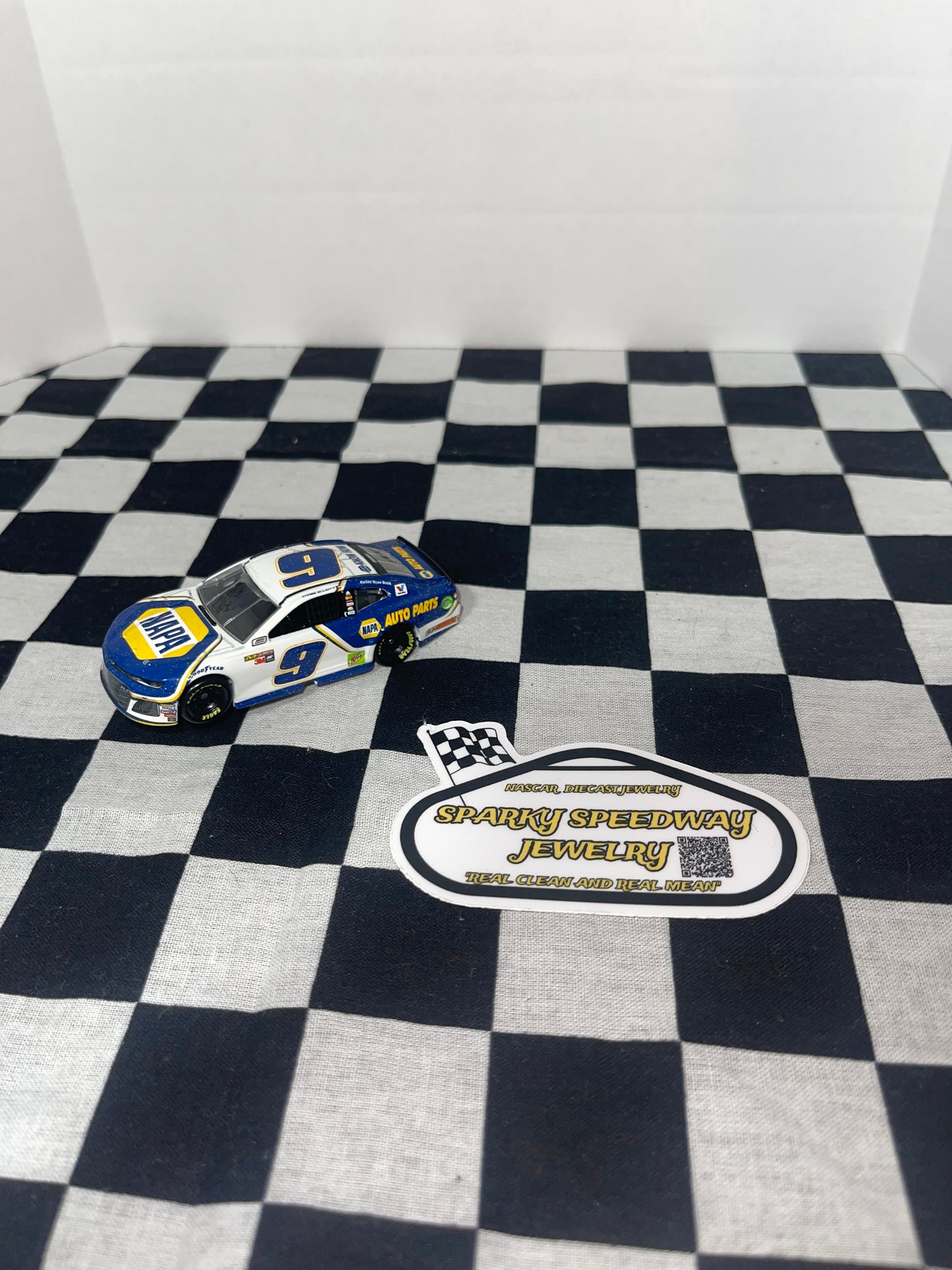 Nascar Croc Charm - Chase Elliot #9 Napa (1:64)