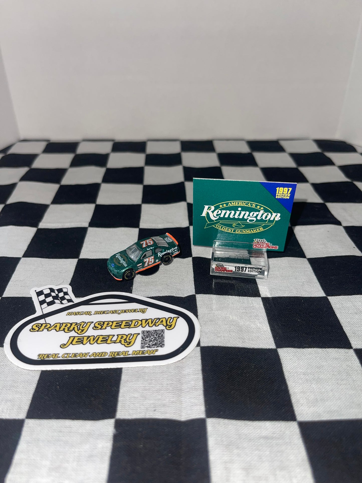 Nascar Croc Charm - Rick Mast #75 Remington (1:144)