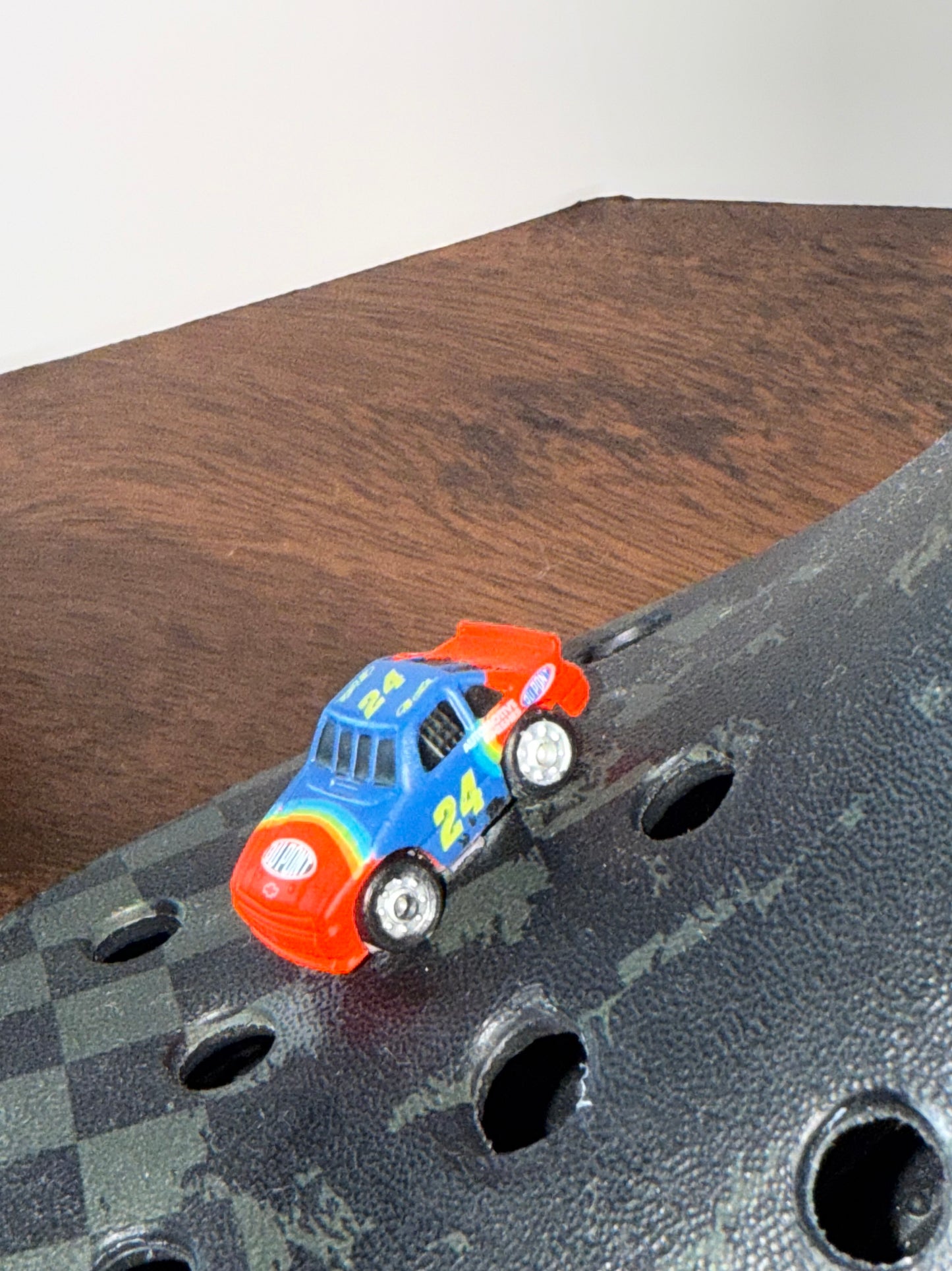 Nascar Croc Charm - Jeff Gordon #24 Dupont
