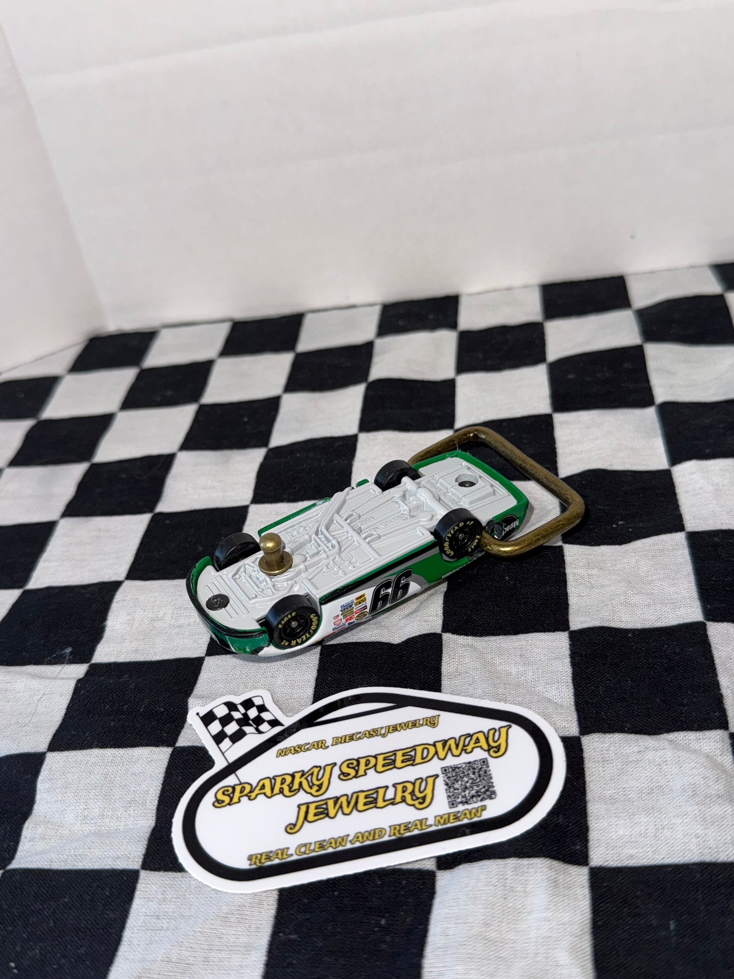 Nascar Belt Buckle - Carl Edwards #99 Scotts (First Cup Series Win)