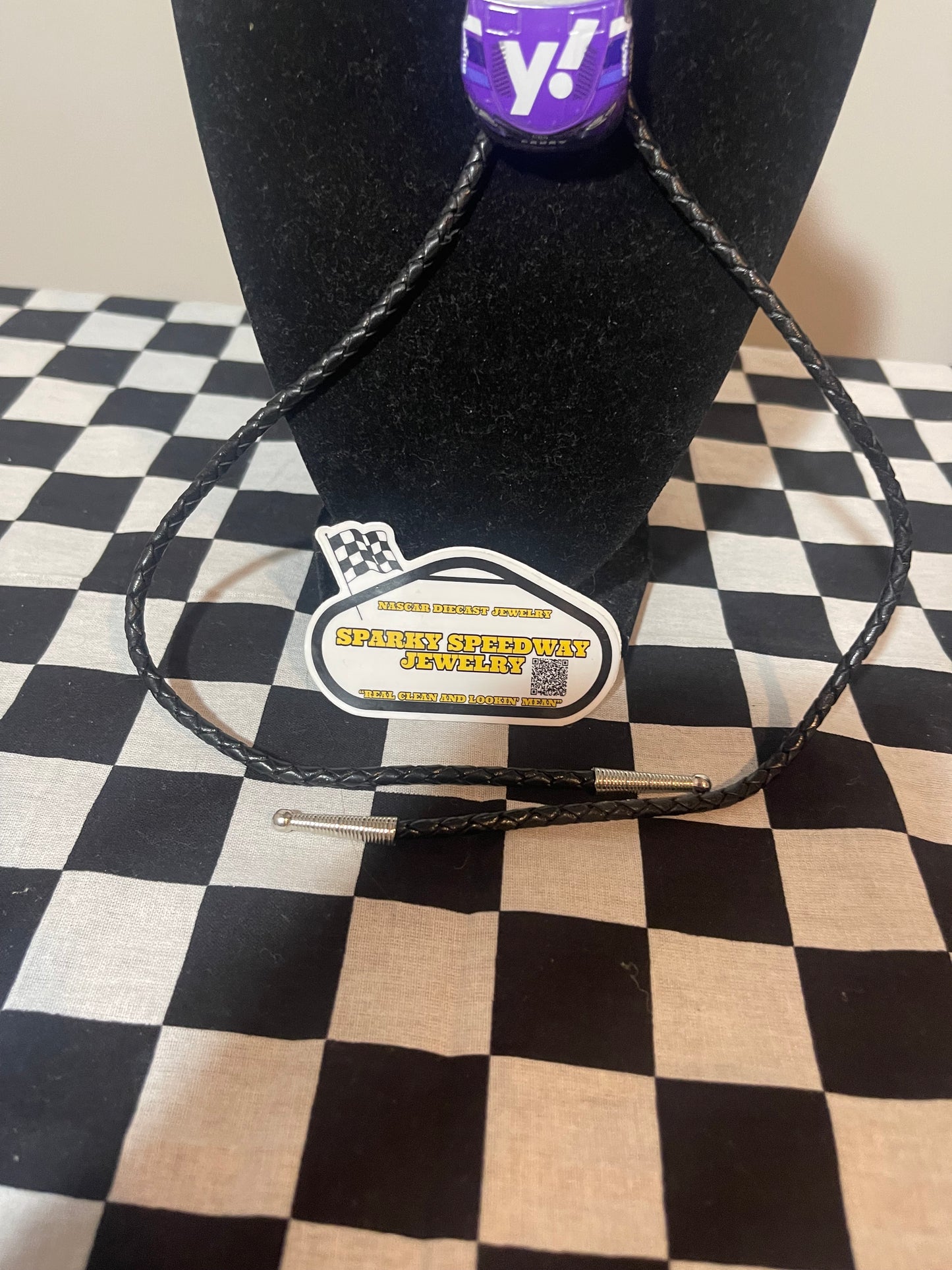 Nascar Bolo Tie - Denny Hamlin #11 Yahoo