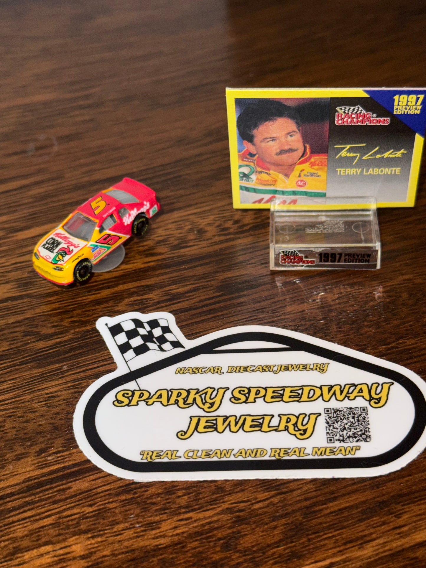 Nascar Croc Charm - Terry Labonte #5 Kellogg’s (1:144)
