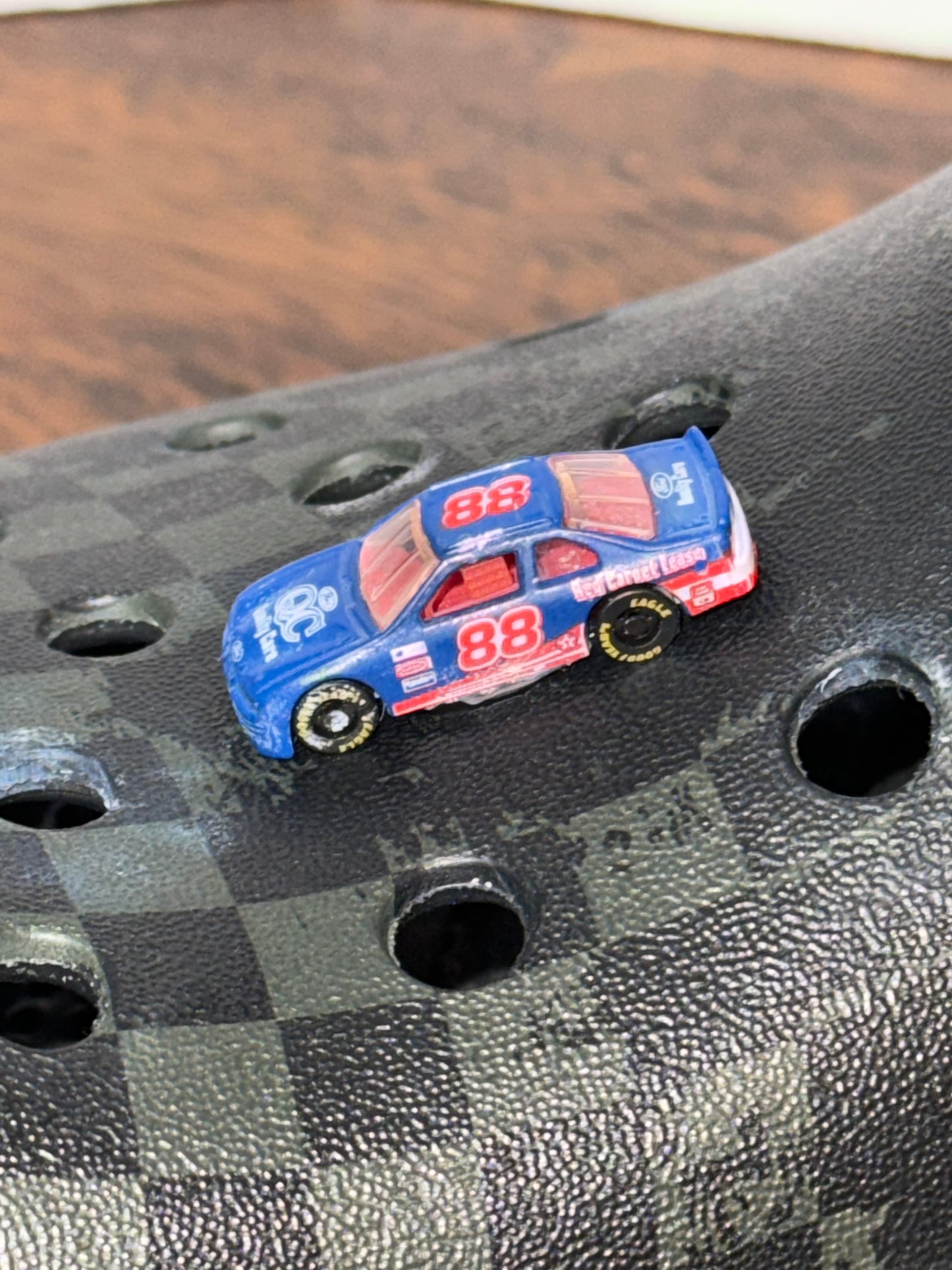 Nascar Croc Charm - Dale Jarrett #88 Ford Quality Care