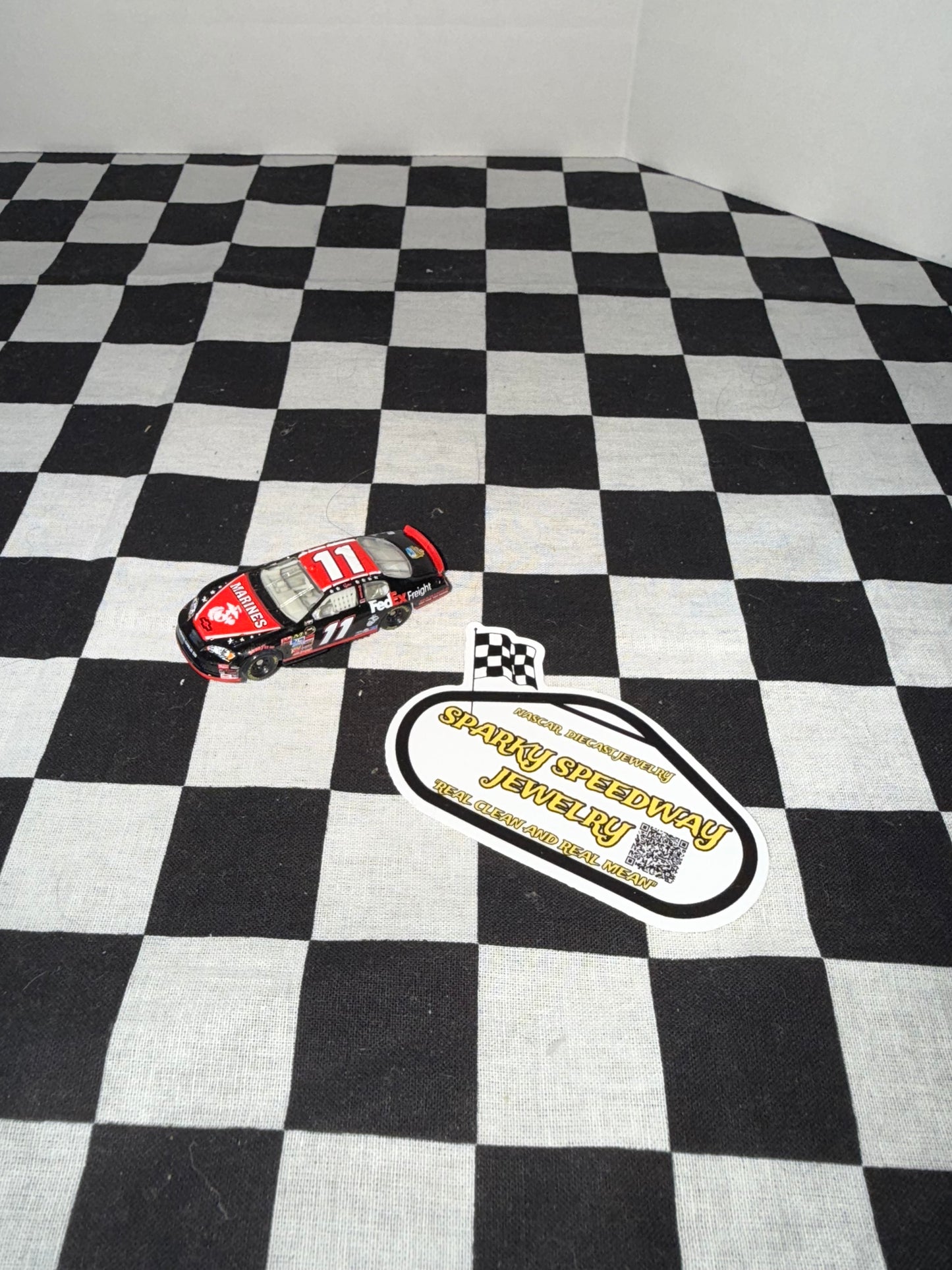 Nascar Croc Charm - Denny Hamlin #11 Fedex Freight (Marines) (1:87)