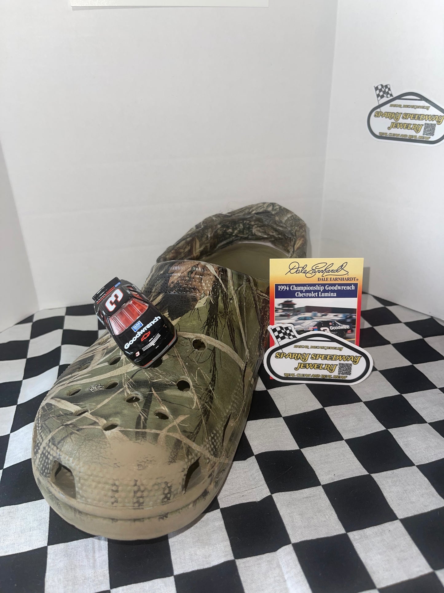 Nascar Croc Charm - Dale Earnhardt #3 Goodwrench (1994 Championship Car) (1:64)