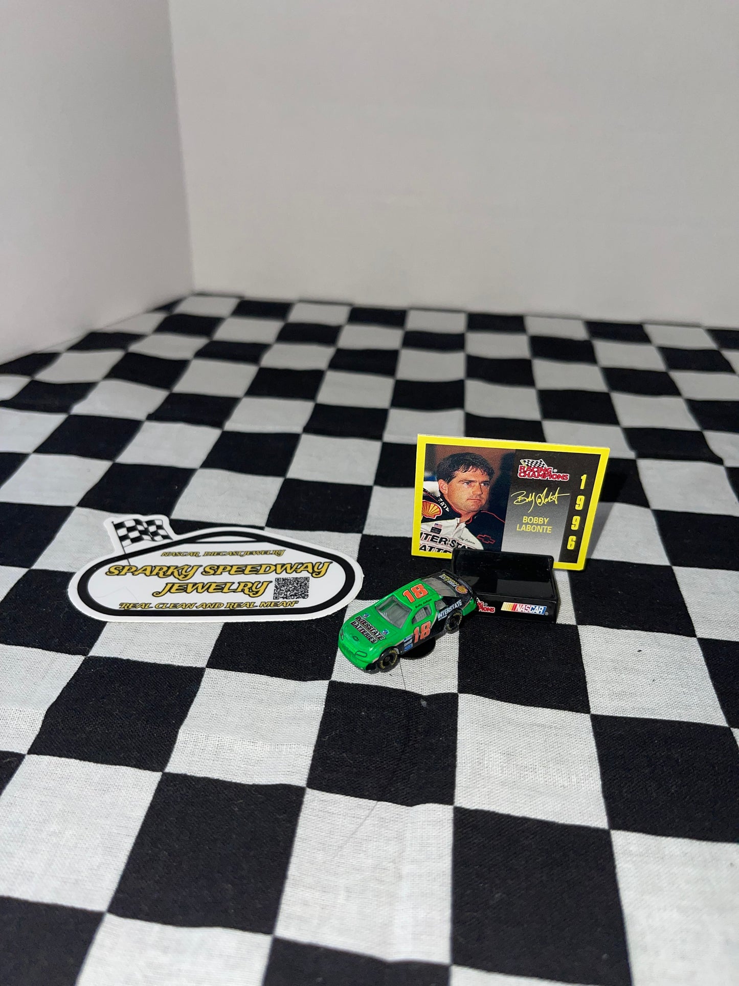 Nascar Croc Charm - Bobby Labonte #18 Interstate Batteries (1:144)