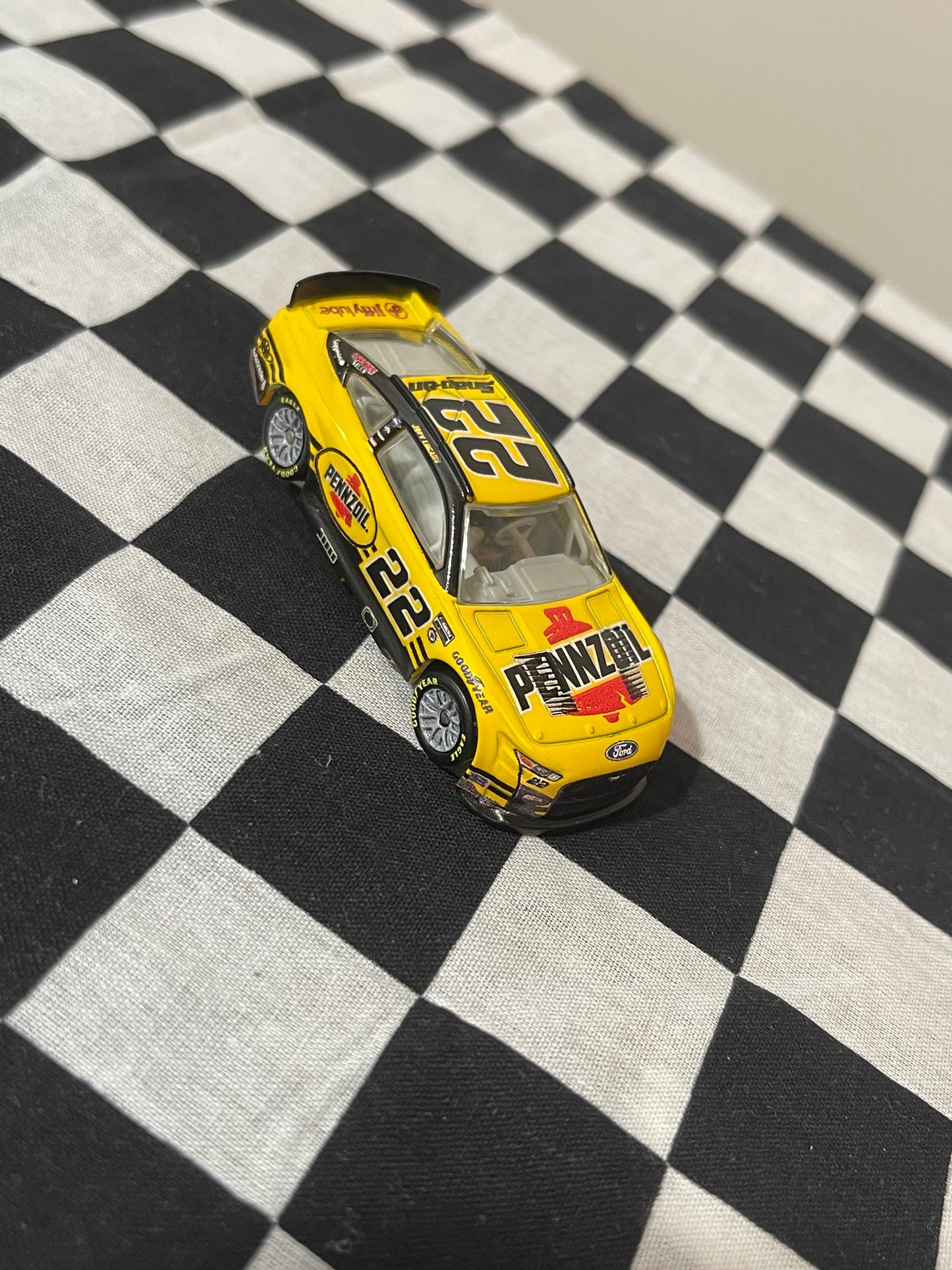 Nascar Diecast Croc Charm - Joey Logano #22 Pennzoil