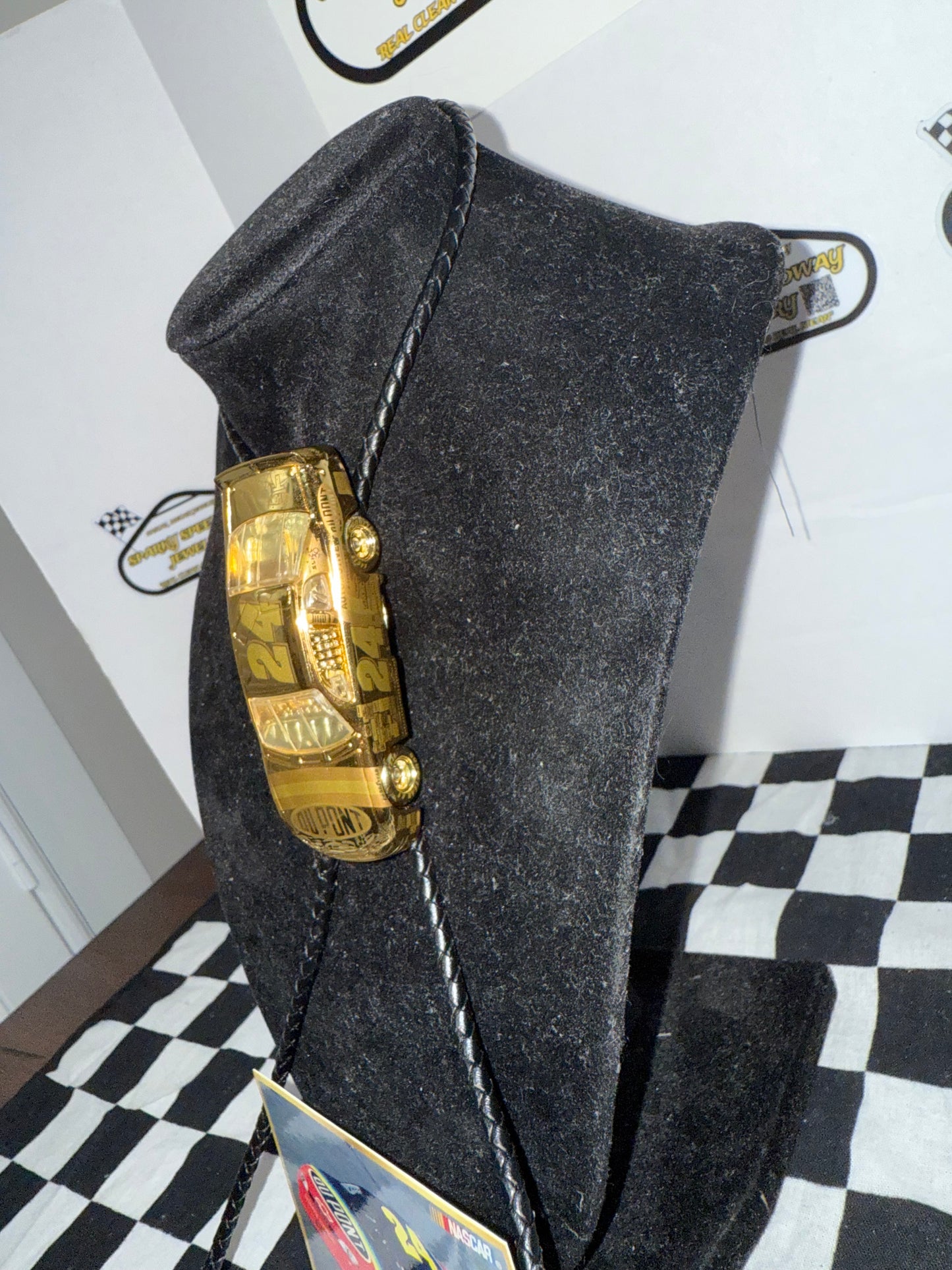 Nascar Bolo Tie - Jeff Gordon #24 Dupont (24K Gold Plated)